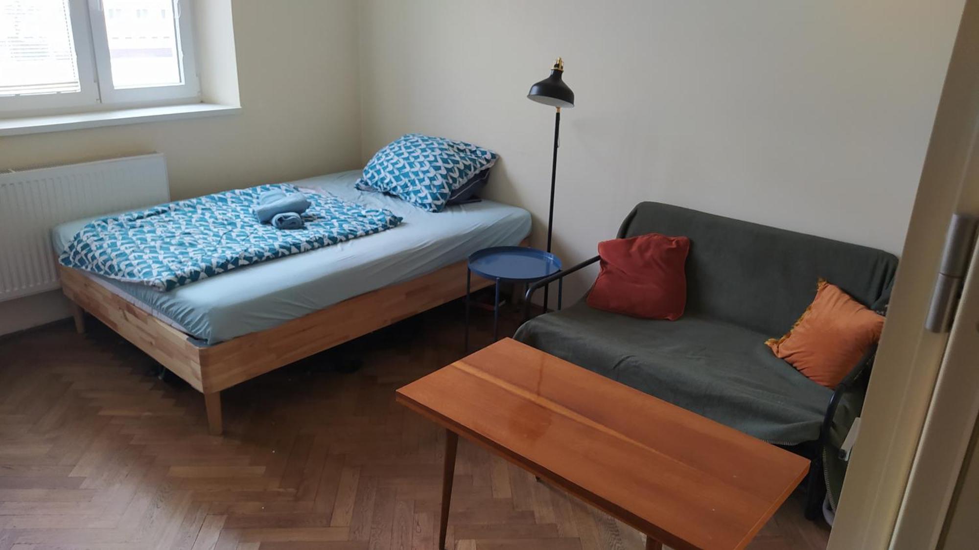 Spacious In 6 Near Center